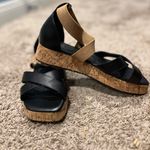 Gloria Vanderbilt  platform sandals Photo 3