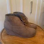 Merona ‎ Tan Faux Suede Booties - 10M Photo 1