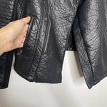 Members Only  Vegan Leather Coat Faux Fur Collar Black Size M Excellent! Photo 4