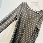Gap  gray and white Vneck stripe sweater sz Medium Photo 2