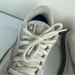 Brooks Womens Glycerin 18 Athletic Casual Shoes Sz 7 WIDE White Grey Photo 6