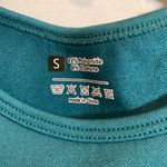 SheIn Green cropped fitted athletic tee Photo 2