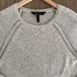 BCBGMAXAZRIA 100% Cashmere Long Sleeve Crew Neck Sweater Light Grey Extra Small Photo 2