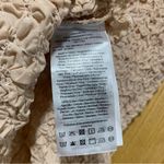 VERO MODA  Textured Crinkle Sleeveless Top in Neutral - Size Large Photo 3