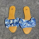 H&M NWOT  Blue & White‎ Patterned Sandals With Bow ( 39 ) Photo 1