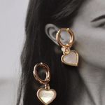 Little huggie with MOP Heart drop Gold Photo 0