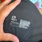 GapFit Medium Impact black sports bra Photo 2
