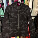 69. Women's Black Camo Jacket Size 6 Photo 0