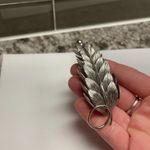 Pretty Metal Brooch Pin Silver Tone Leaf Branch / Leaves Photo 5