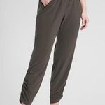 Athleta  Aspire Ankle Pant in Olive, size 4 Photo 0