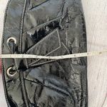 Bisou Bisou patent leather zip close wristlet clutch black Photo 7