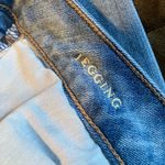American Eagle , size 6 regular, light blue rinse, cute and comfy jeggings Photo 2
