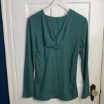Life is Good  Women’s V-neck Long-sleeve Snowflake Green Hoodie Tee Sz S Photo 5