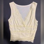 Yellow Lace V Photo 3