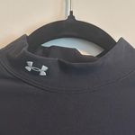 Under Armour  Long Sleeve Size M Photo 2