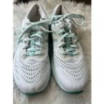 ASICS  Gel Kayano 28 White Oasis Green Womens size 11.5 Photo 4