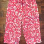 White Stag New Women’s  belted pink Hawaiian floral stretch jean capris size 8 Photo 2