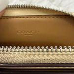 Coach  Wallet Photo 4