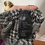H&M  houndstooth thick infinity scarf Photo 2