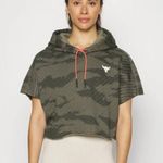 Under Armour Women's Project Rock Fleece Printed Short Sleeve Hoodie Photo 1