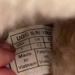 UGG  slippers size 7 Photo 5