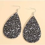 Handmade Water drop shape 3 layer faux leather light weight teacher‎ dangle earrings Photo 1