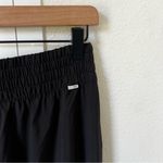 NWOT Vuori Villa Ankle Pants in Black Sz Small Photo 5