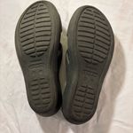 Crocs Women’s Black Cyprus IV Strappy Sandals Size 7 Photo 3