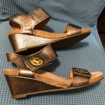 Taos Carousel Sandals Women's 10 Metallic Leather Snake Print Wedge Heels Gold Photo 8