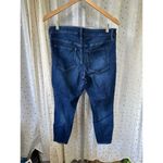 Gap  Universal Legging 5 Pocket Dark Wash Denim Jeans Short 12 Photo 2