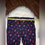 Torrid  Pixie black w/ pink/purple/red Lip Print Leggings Sz 2 (18/20) Photo 7
