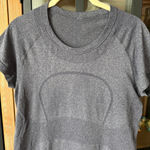 Lululemon Swiftly Tech Tee short sleeve running contrasting marled size 8 navy Photo 2