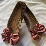 Libby Edelman Elegant Bow Ballet Flats in Tan and Pink Size 7.5 Photo 4