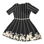 Gabby Skye NWT Knit Gray & White dress with flows at the bottom hem size large Photo 7