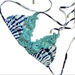 Beach Bunny  Girl Crush‎ Bikini Top Photo 1