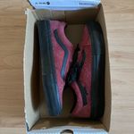 Vans  Skate Old Skool Hairy Suede
Shoe black/burgundy
Burgundy Mens7.0 Womrn8.5 Photo 9