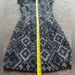 H&M  Women’s Black White Zig Zag Geometrical Print Zip Mini Dress Size 4 Photo 5