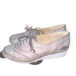 Adrienne Vittadini  Trink Silver Distressed Leather Oxford Flats 6.5 in EUC Photo 2