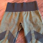 Adidas  Womens Seamless Leggings Green Size S Athletic Chevron Stripe Pants Photo 2