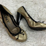 DKNY  gold pavlova metallic heels 8 Photo 0