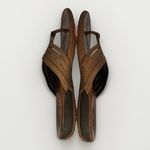 Merrell  Brown Leather Thong‎ Sandals Women's Size 7 Floral Slip-On Comfort Shoes Photo 5