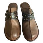 b.ø.c Brown Leather Buckle Clog Mules Embossed Strap Studded‎ Comfort Shoes 8M Size 8 Photo 3