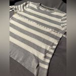 Women’s EV1 Grey And White Striped Large Pullover Lightweight Sweater. Photo 3