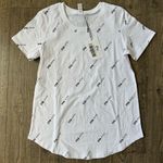 Zyia White Pattern Swoop Tee NWT Photo 1