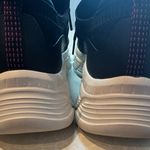 Skechers | Women's Bobs B Flex Hi-Leveled Ground sneakers. Size: 8.5 Photo 3