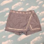 Vineyard Vines  blue and white striped skort Available Photo 2