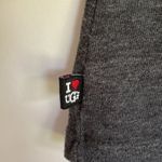 | I ❤️ Ugg Gray Top sz Large Photo 2