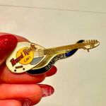 Hard Rock Cafe BALTIMORE GUITAR PIN Photo 1