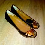 Joey gold brown Christmas holiday velvet leather heels Size 8.5 Photo 3