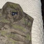 Me Jane zippered camouflage vest size small Photo 7